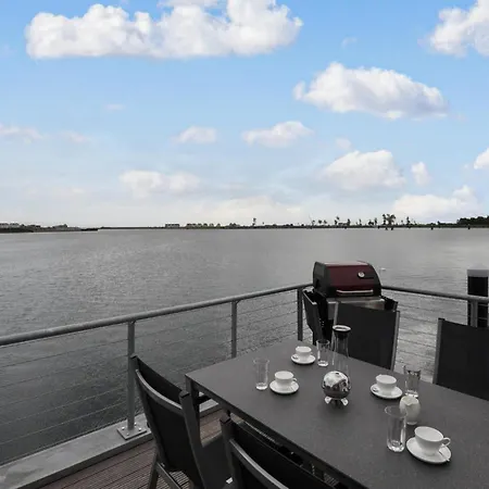 Hausboot Botel 5*